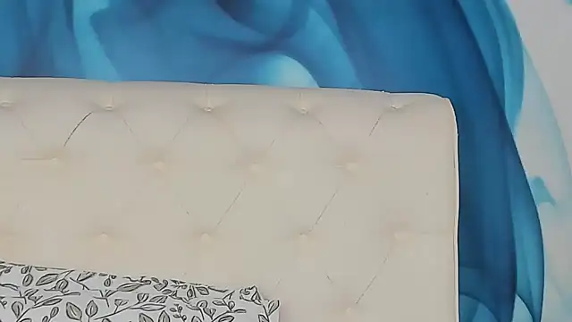 SkinnyDolly online show from May 24, 3:39 am