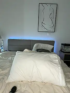 emma05 online show from March 6, 7:36 am