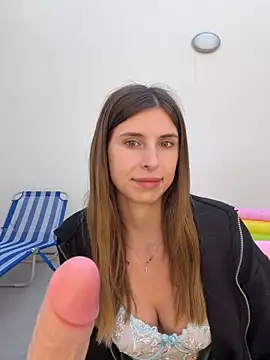 emma05 online show from May 6, 7:56 am