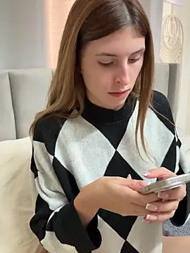 emma05 online show from November 14, 7:12 am