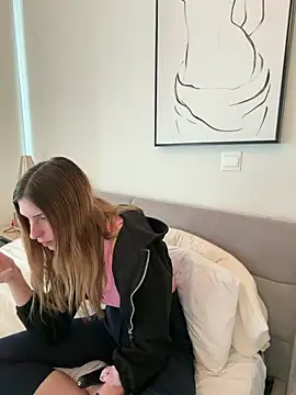 emma05 online show from March 24, 7:08 am