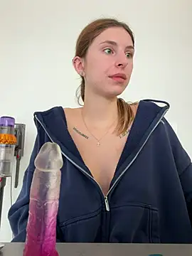 emma05 online show from February 10, 6:56 am