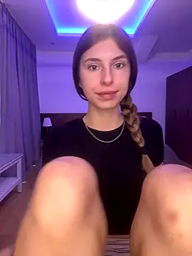 emma05 online show from December 1, 7:09 am