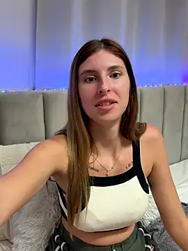 emma05 online show from November 10, 6:02 pm