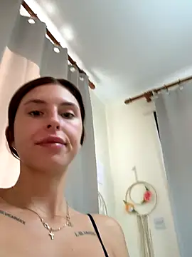 Snapshot of emma05 chatting on September 24, 6:09 am emma05 online show from September 24, 6:09 am