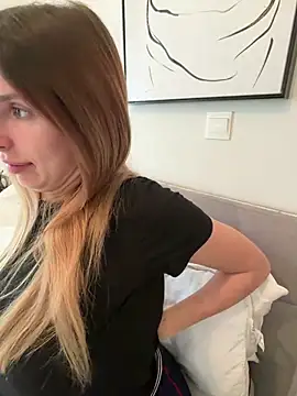 emma05 online show from March 19, 7:19 am