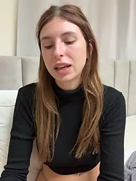 emma05 online show from November 3, 7:35 am