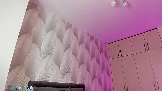 Bambiii bby online show from March 8, 10:32 am