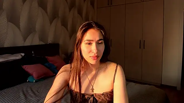 Bambiii bby online show from October 31, 2:08 am