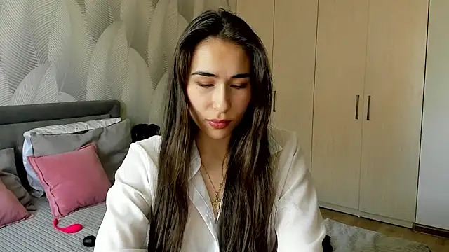 Bambiii bby online show from June 1, 6:46 am