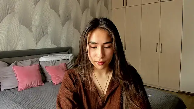 Bambiii bby online show from May 18, 3:39 am
