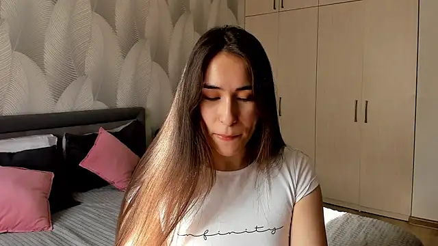 Bambiii bby online show from April 28, 2:21 am