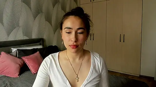 Bambiii bby online show from May 30, 5:14 am