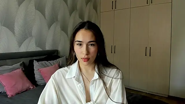 Snapshot of Bambiii_bby chatting on June 17, 6:13 am Bambiii bby online show from June 17, 6:13 am