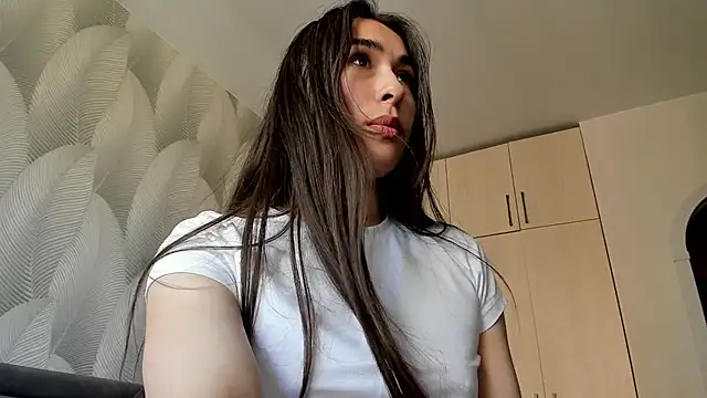 Snapshot of Bambiii_bby chatting on June 5, 8:09 am Bambiii bby online show from June 5, 8:09 am