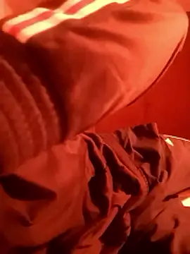 Snapshot of crems77 chatting on January 7, 11:26 am crems77 online show from January 7, 11:26 am