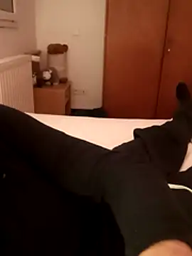 Snapshot of crems77 chatting on February 9, 10:30 pm crems77 online show from February 9, 10:30 pm