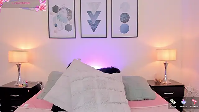 Snapshot of JulianaWaldo chatting on September 11, 1:11 pm JulianaWaldo online show from September 11, 1:11 pm