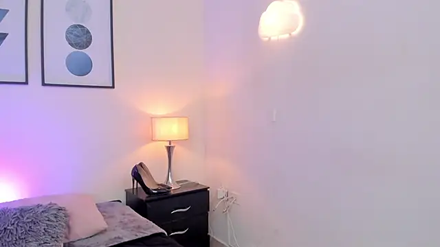 Snapshot of JulianaWaldo chatting on November 28, 3:23 pm JulianaWaldo online show from November 28, 3:23 pm