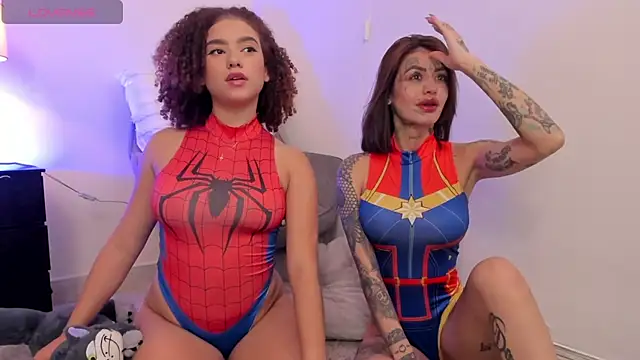 Snapshot of JulianaWaldo chatting on October 2, 7:17 pm JulianaWaldo online show from October 2, 7:17 pm