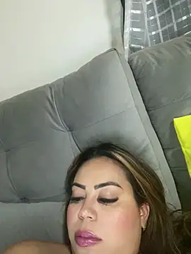 Snapshot of lariic chatting on March 6, 11:20 pm lariic online show from March 6, 11:20 pm