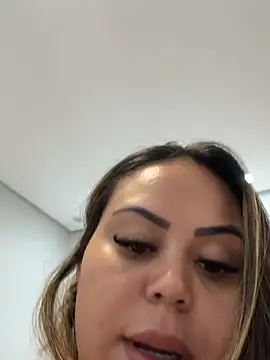 Snapshot of lariic chatting on February 21, 4:14 am lariic online show from February 21, 4:14 am