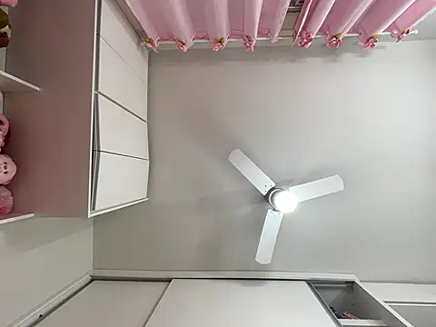 Snapshot of lariic chatting on March 10, 12:49 pm lariic online show from March 10, 12:49 pm