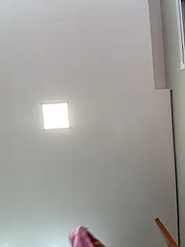 lariic online show from March 14, 11:27 am