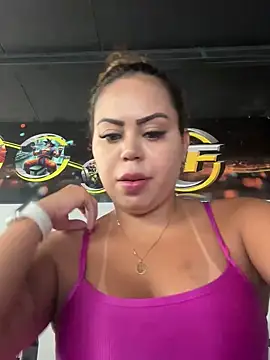 Snapshot of lariic chatting on October 7, 2:07 pm lariic online show from October 7, 2:07 pm