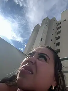 lariic online show from March 31, 6:43 pm