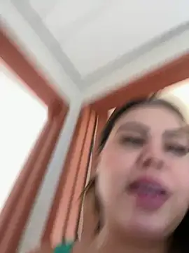 lariic online show from July 1, 1:33 pm