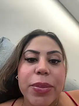 Snapshot of lariic chatting on February 24, 3:13 pm lariic online show from February 24, 3:13 pm