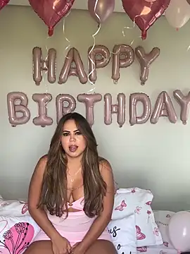 lariic online show from April 7, 6:10 pm