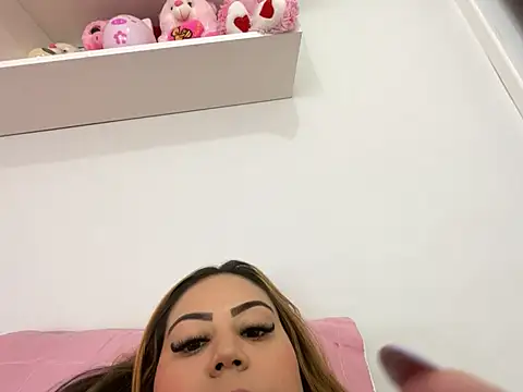 Snapshot of lariic chatting on March 8, 2:30 pm lariic online show from March 8, 2:30 pm