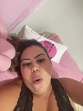 Snapshot of lariic chatting on March 11, 7:03 pm lariic online show from March 11, 7:03 pm