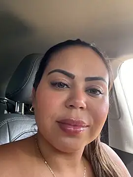 lariic online show from May 3, 2:42 pm