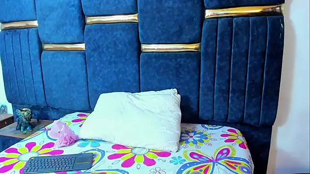 skaysanchez1 online show from April 10, 7:43 pm