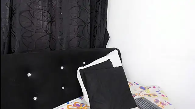 Snapshot of skaysanchez1 chatting on March 17, 3:07 pm skaysanchez1 online show from March 17, 3:07 pm