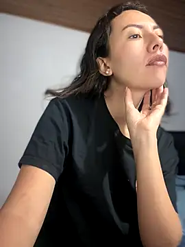 Snapshot of im_lorein chatting on October 4, 1:40 am im lorein online show from October 4, 1:40 am