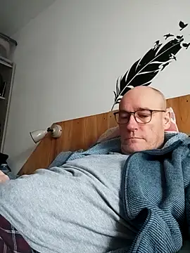 bogland33 online show from February 11, 1:11 pm