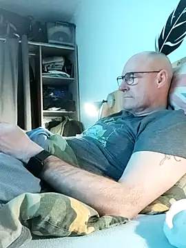 bogland33 online show from March 18, 7:26 pm