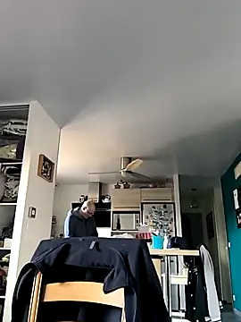 bogland33 online show from March 23, 7:41 am