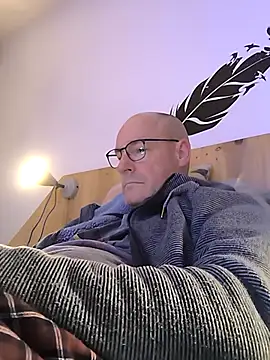 bogland33 online show from November 20, 8:09 pm