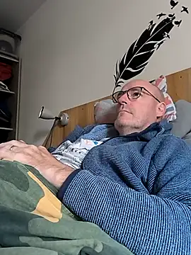 bogland33 online show from October 17, 7:44 am