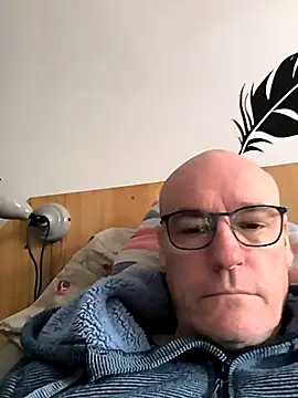 bogland33 online show from March 11, 10:51 am