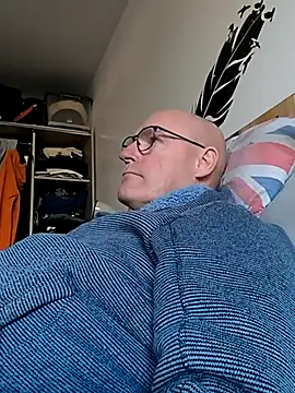 bogland33 online show from November 30, 1:56 pm