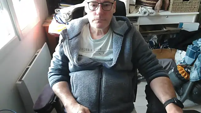 bogland33 online show from February 25, 12:27 pm