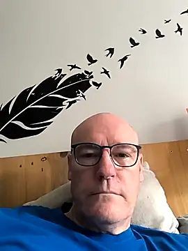 bogland33 online show from June 1, 7:08 am