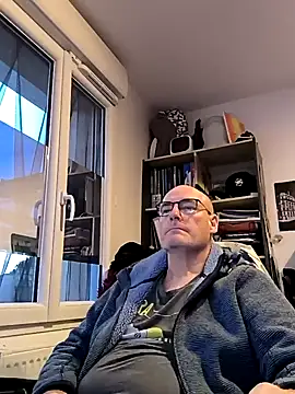 bogland33 online show from March 13, 6:01 pm
