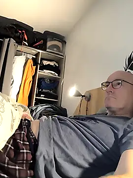 bogland33 online show from November 25, 12:44 am